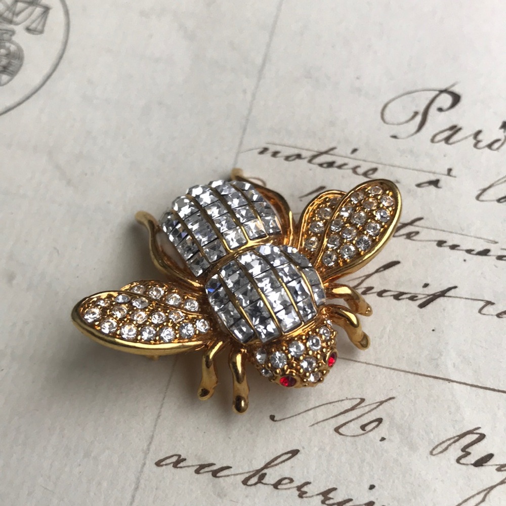 Rare Vintage Joan Rivers Swarovski Crystal Bee Brooch